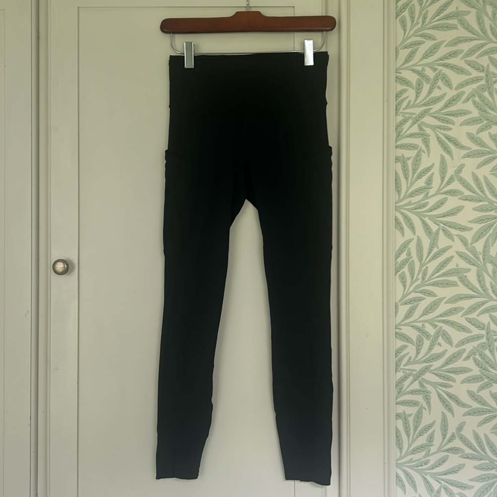 Black Lululemon leggings in a size 4